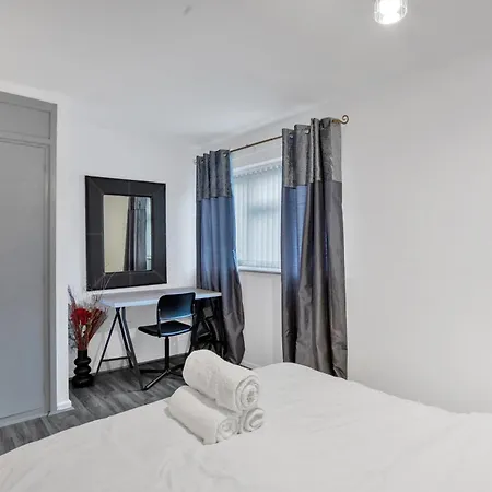 Apartment Comfortable 1br Near Nec & World